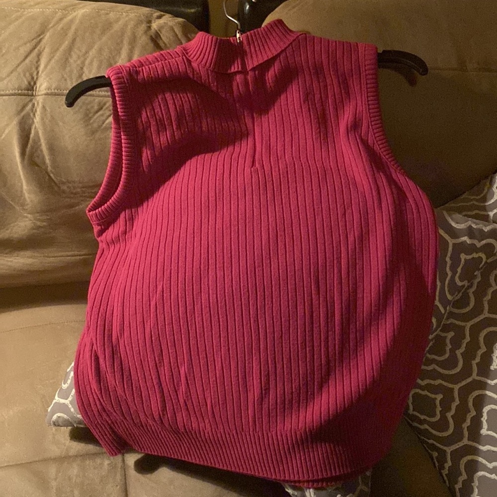 Pink sweater vest - Picture 2 of 2